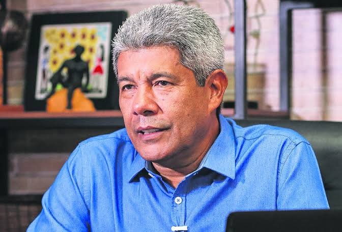 Jerônimo celebra Proclamação da República e fala sobre reconstrução do Brasil