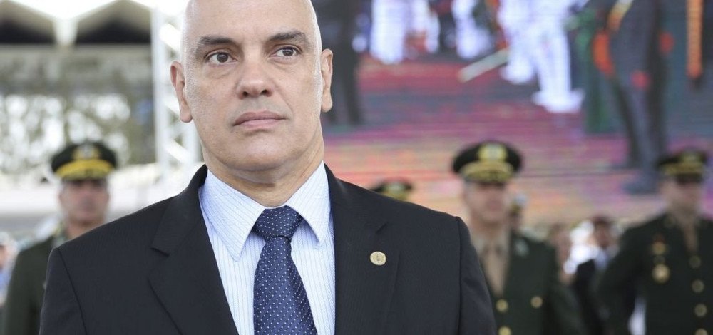 Moraes encaminha à PGR pedido de impeachment de ministro da Defesa