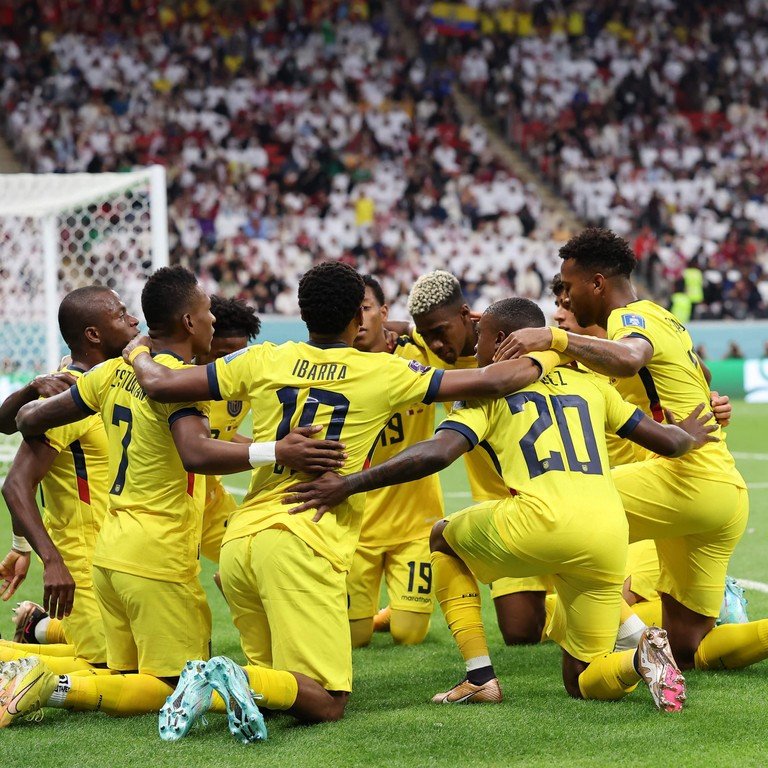 Equador vê Valencia brilhar e vence o Catar, primeiro anfitrião a perder em estreia de Copas