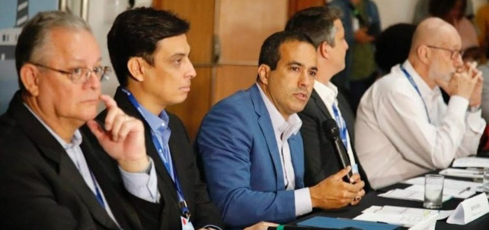 ‘É inviável custear o transporte público nesse país’, diz Bruno Reis