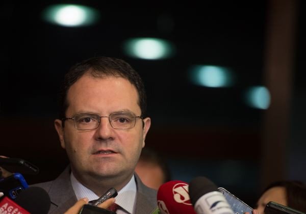 Ex-ministro da economia, Nelson Barbosa defende furo do teto de gastos