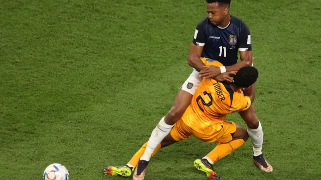 Holanda e Equador empatam em 1 a 1 em jogo com decisão polêmica do VAR
