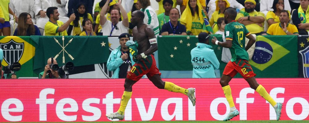 Brasil perde para Camarões, mas fica em primeiro no grupo