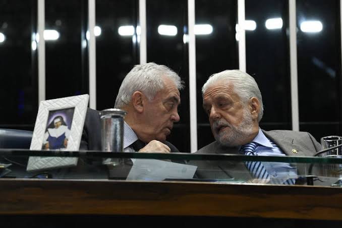 Em vitória de Lula, Senado aprova PEC da Transição em 1º turno com folga