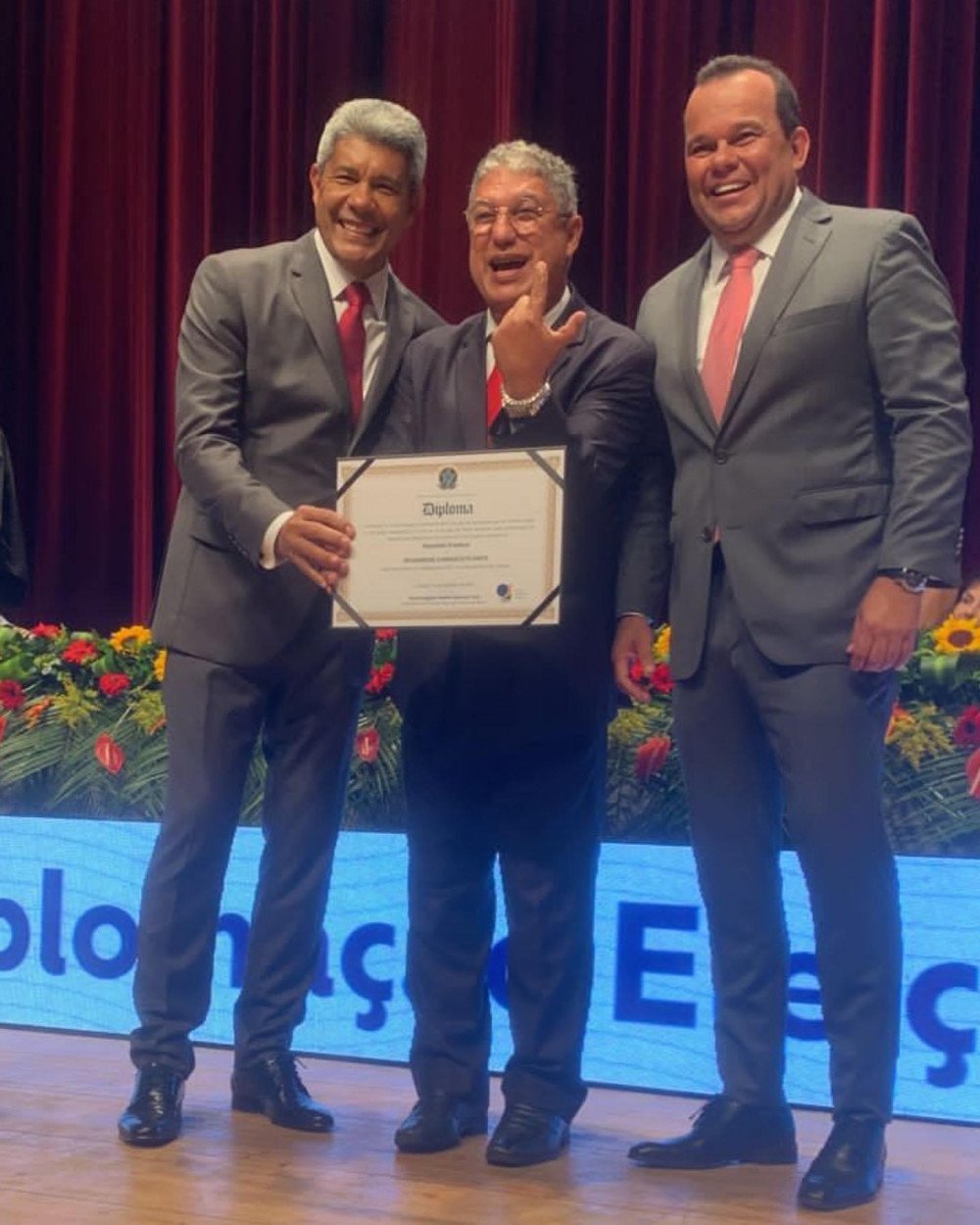 “Grato e comprometido para fazer valer os 90.769 votos de confiança”, destaca Rosemberg ao ser diplomado deputado estadual