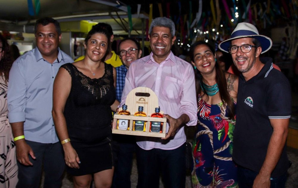 Jerônimo visita feira da agricultura familiar e destaca força e determinação dos baianos do interior