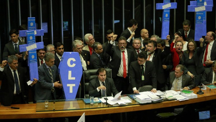 Câmara dos Deputados aprova texto-base da reforma trabalhista