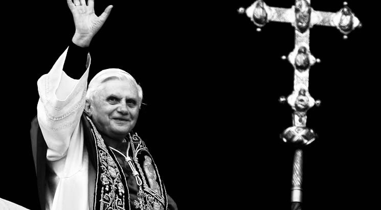 Papa emérito Bento XVI morre aos 95 anos
