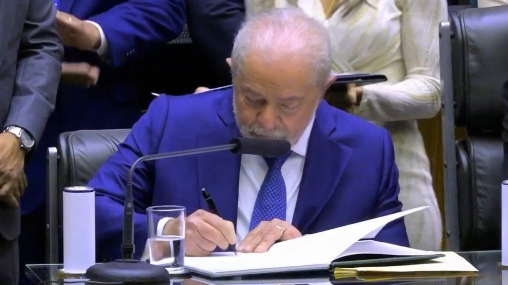 Lula é empossado pelo Congresso e dá início ao seu 3º mandato como presidente da República