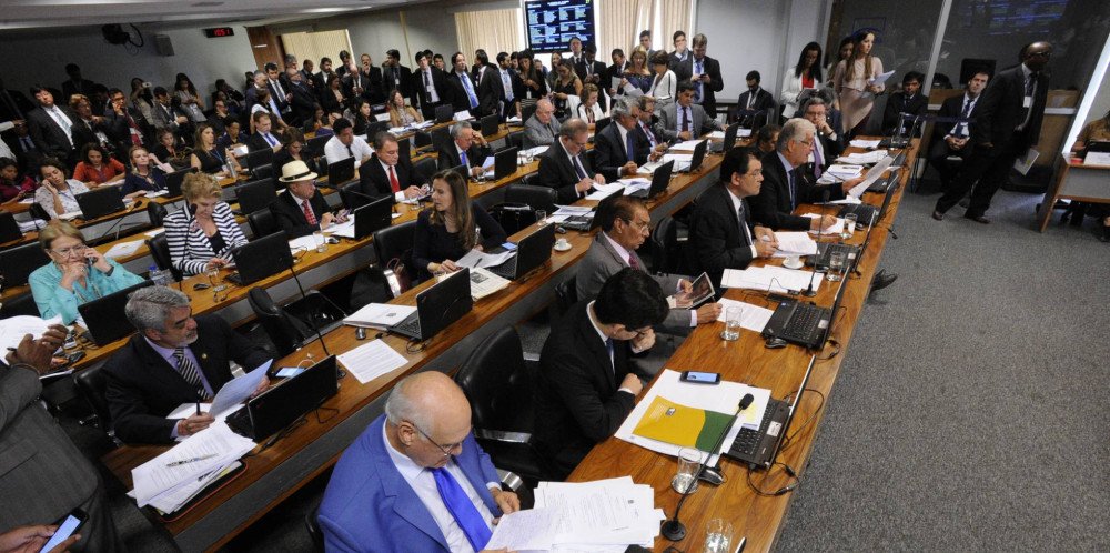 Senado aprova por unanimidade fim do foro privilegiado