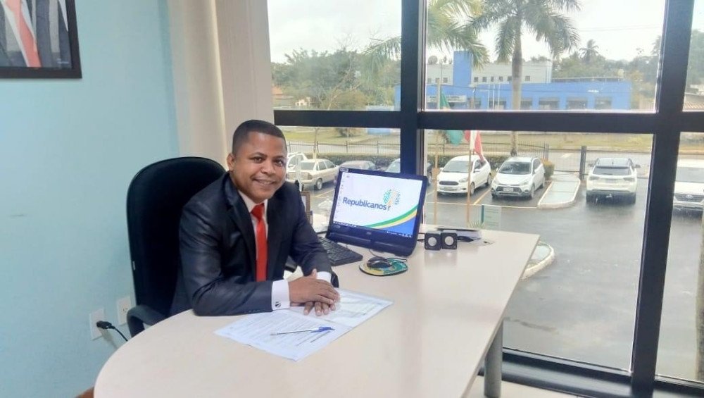 “Continuarei exercendo o mandato de vereador que a população de Candeias me confiou”, relata o vereador Adailton Sales