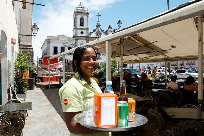 Bahia: Turismo avança no 3º trimestre de 2022 e recupera empregos perdidos na pandemia