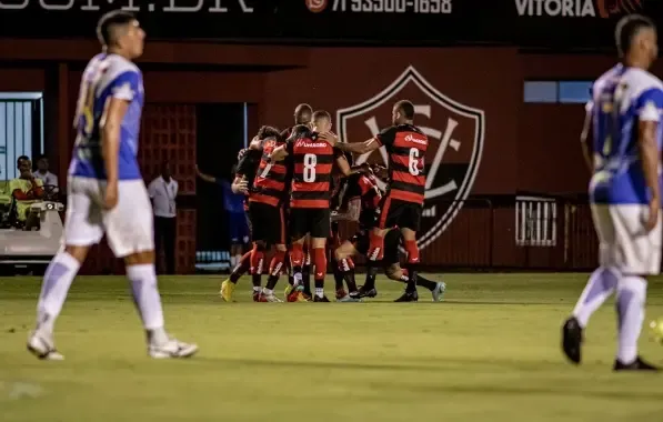 Vitória vence Jacobinense no Barradão e se distancia do Z-2