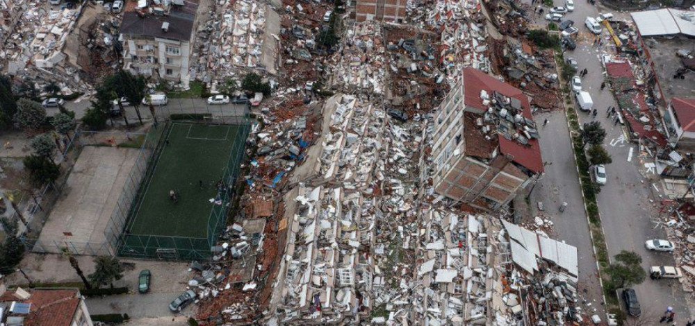 Terremoto na fronteira entre Turquia e Síria deixa mais de 1,5 mil mortos