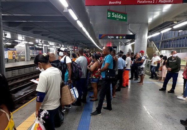 Roubo de cabos provoca lentidão na Linha 2 do metrô