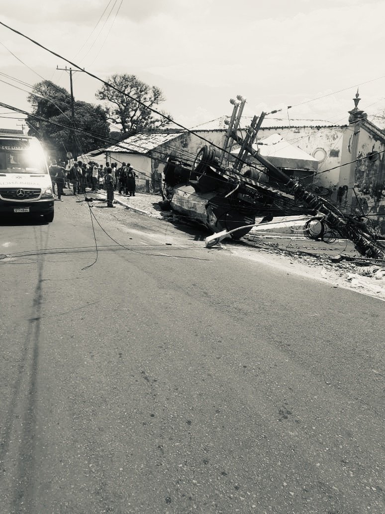 Morre trabalhador que se acidentou neste sábado após veículo perder o freio e colidir contra um poste em SFC