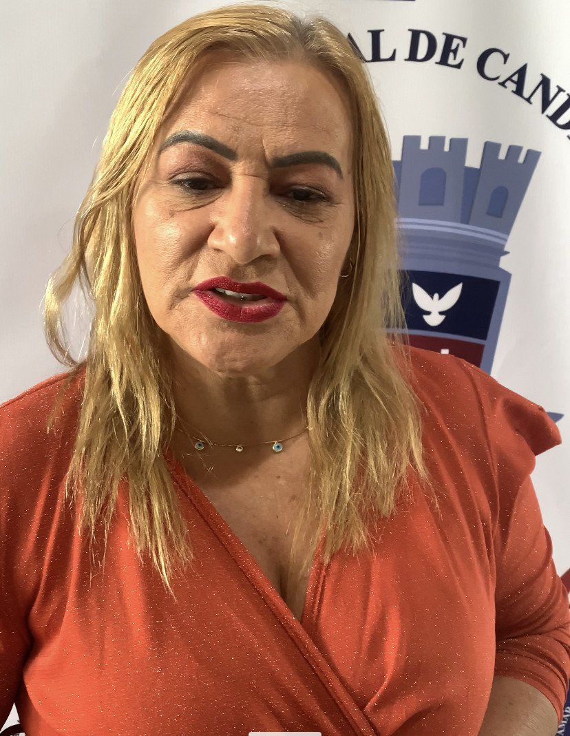 Rita Loira enaltece trabalho do prefeito na saúde e fica feliz com anúncio do novo hospital de Candeias.