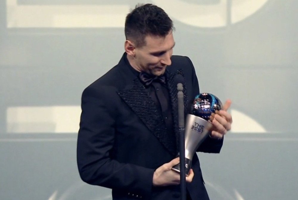 Messi recebe o prêmio The Best de melhor jogador do mundo
