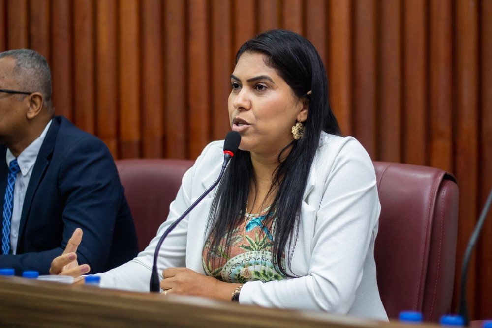 Michele Paz propõe programa odontológico para idosos de Madre de Deus.