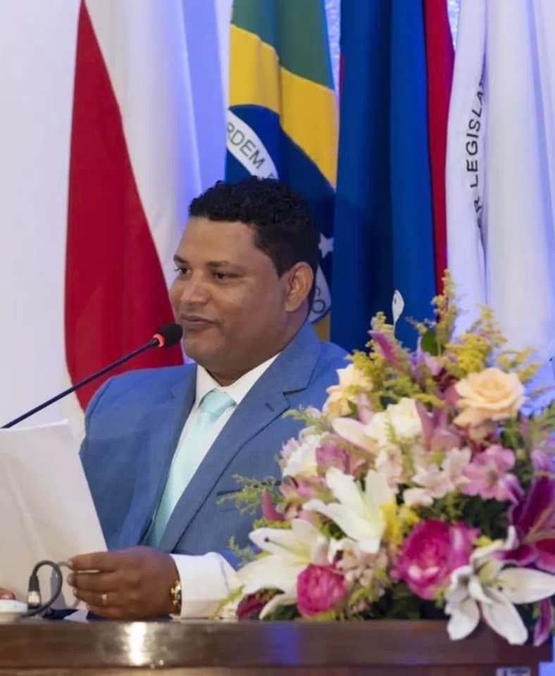 Valdir Cruz parabeniza Aline Peixoto por indicação para o TCM; Vereador enfatiza a importância feminina em todos os espaços de poder.