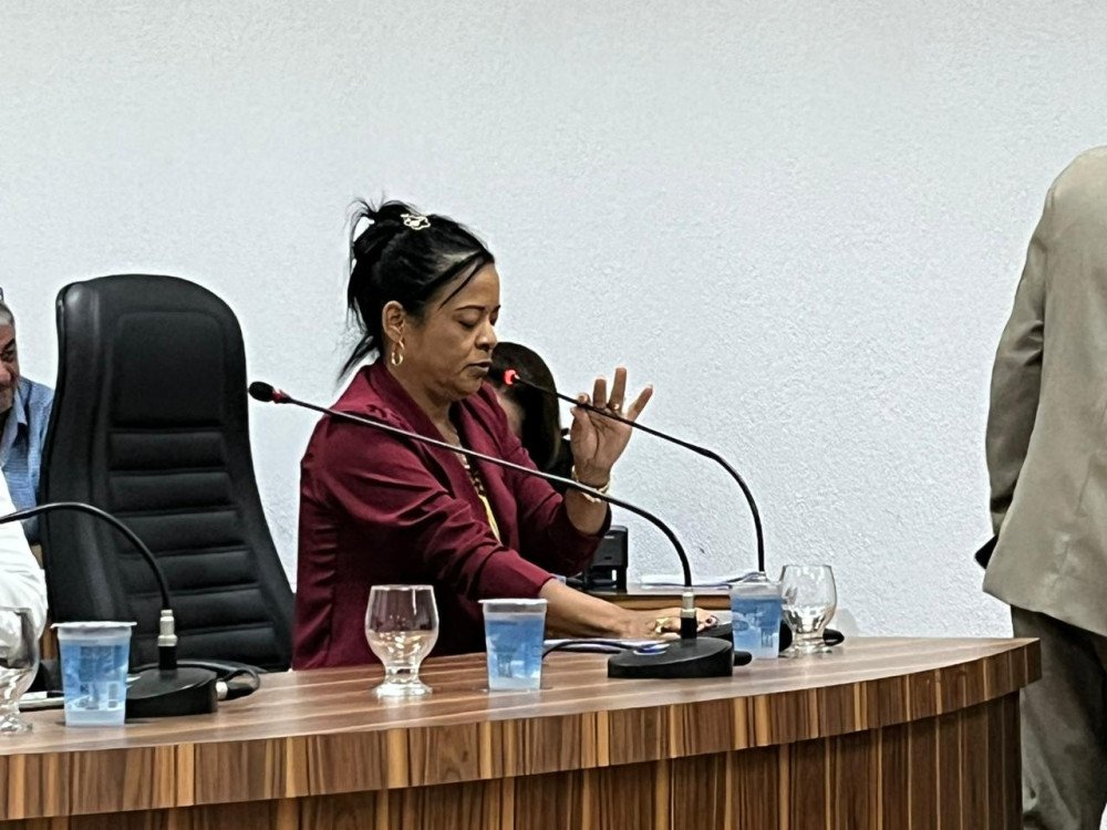 Vereadora Rosana de Bobó pede alteração no trânsito da Rua Camurugipe