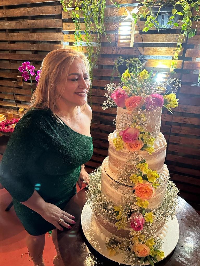 Aniversário surpresa emociona vereadora Rita Loira