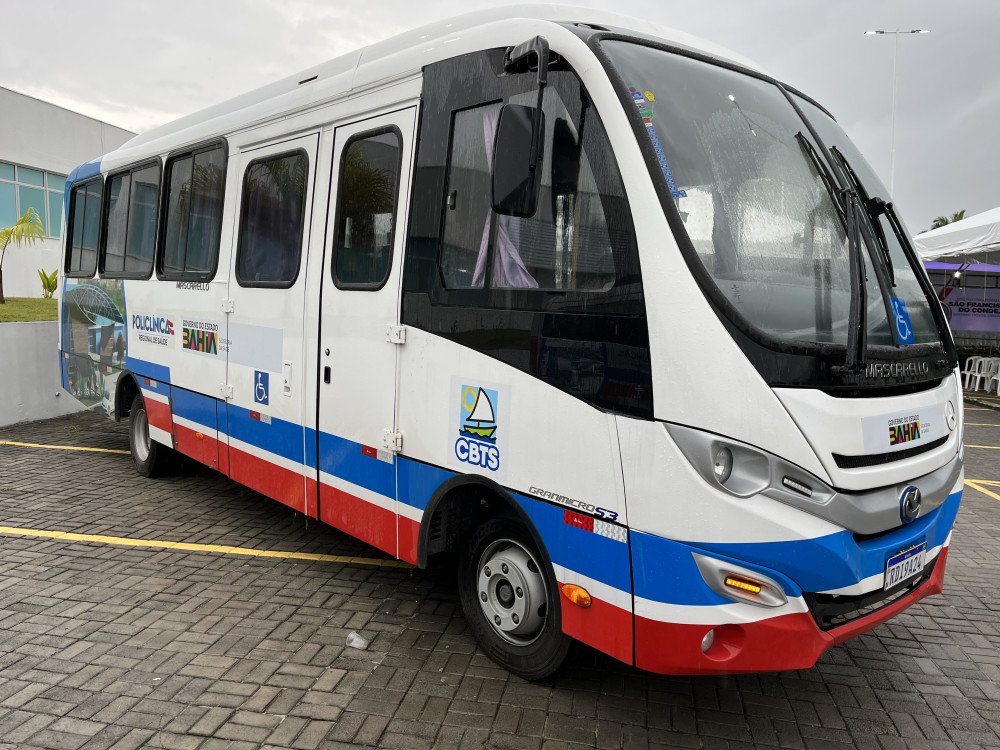 Estado entrega seis micro-ônibus que vão garantir transporte entre municípios atendidos por policlínica