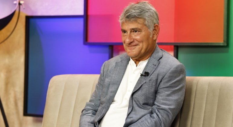 Cléber Machado é contratado pela Record e irá narrar final do Paulistão