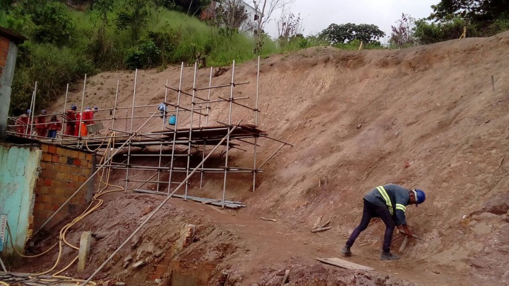 Encostas em Candeias estão em bom ritmo !