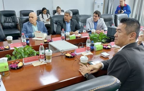 Jerônimo visita fábricas da BYD na China: 