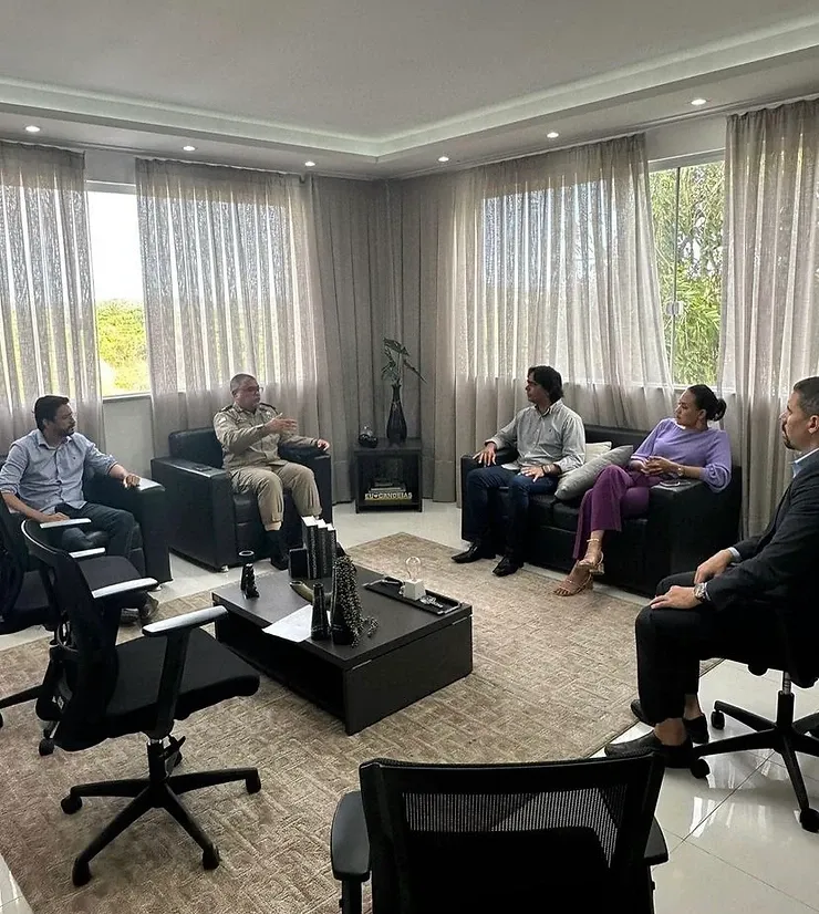 Candeias: Prefeito e Comandante da 10ª CIPM se reúnem com o intuito de unir esforços na atuação preventiva nas escolas