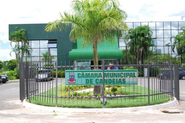 Câmara de Candeias aprova aumento para os professores municipais !