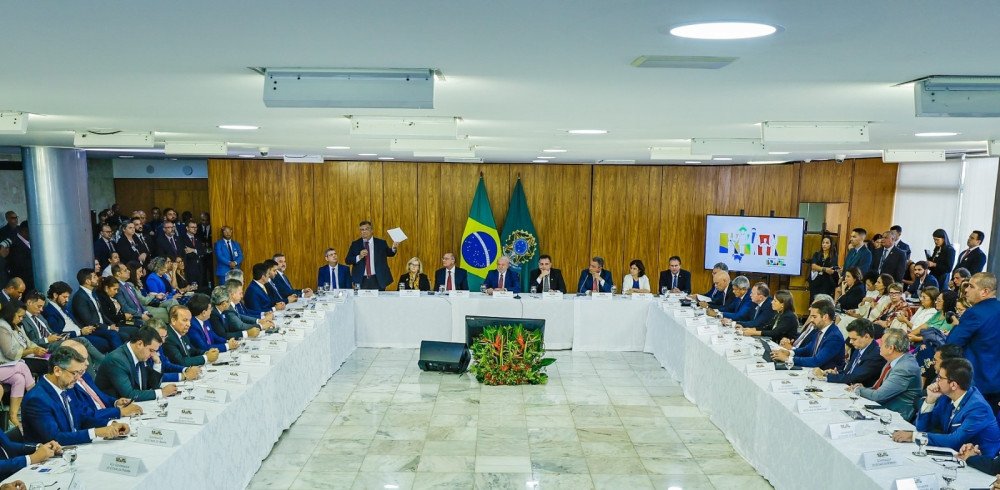 Em Brasília, Jerônimo se reúne com Lula e governadores sobre ataques às escolas