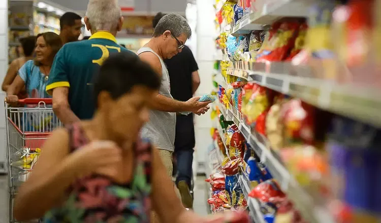 Prévia da inflação desacelera e vai a 0,57% em abril