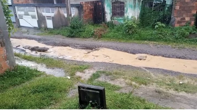 Candeias: Município faz levantamento dos estragos causados pela chuva neste domingo (30)