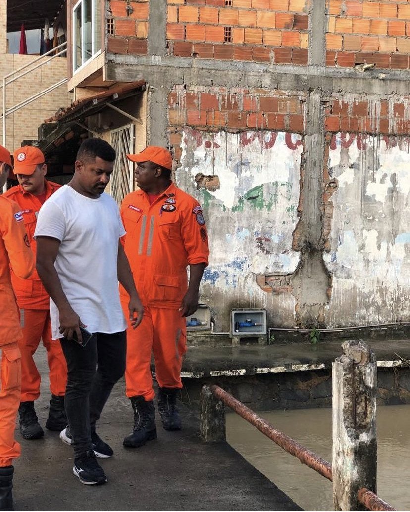 Vereador vistoria estragos da chuva em São Francisco do Conde