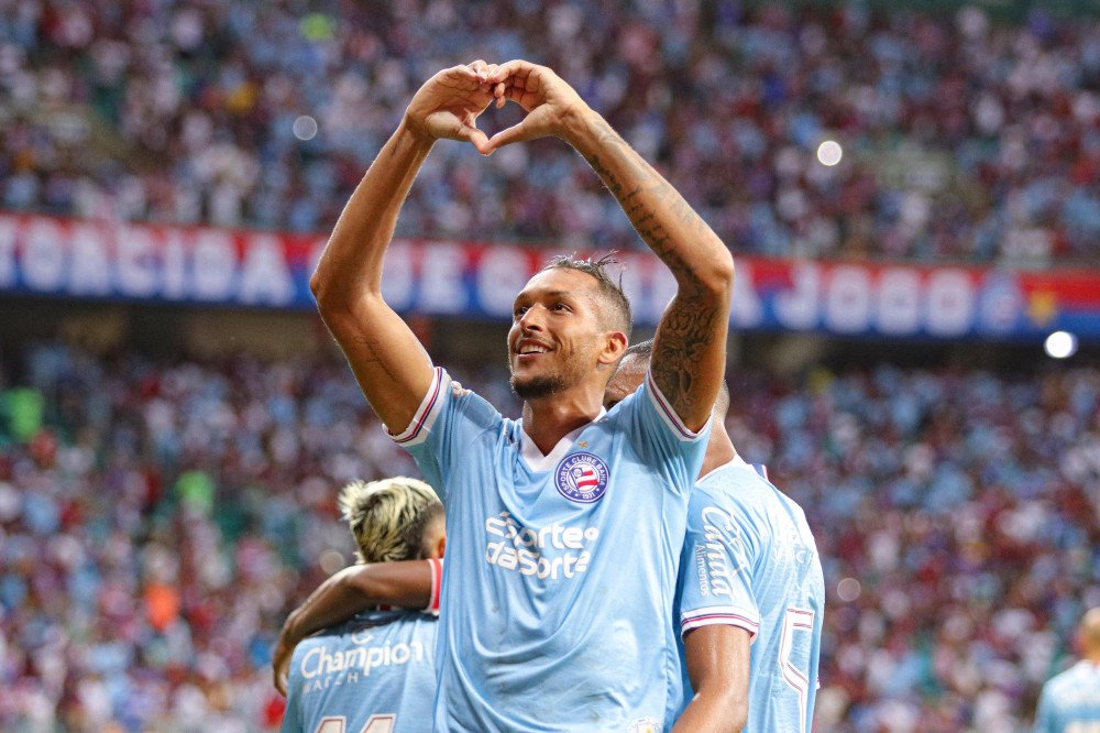 Brasileirão: Bahia vence o Coritiba na Fonte Nova e sobe na tabela