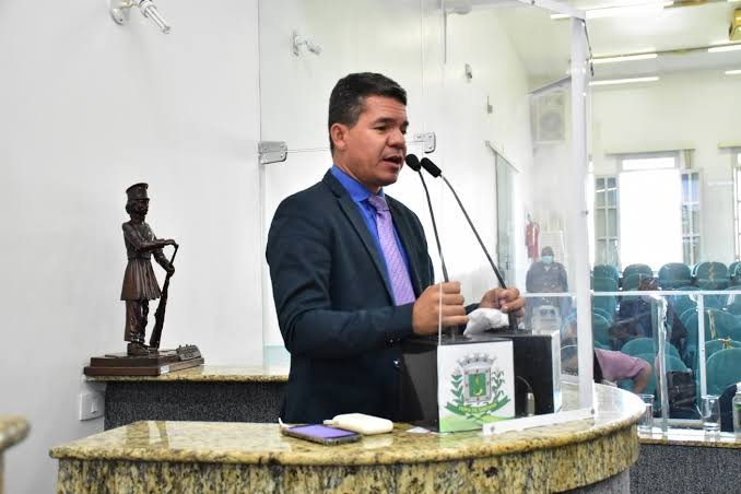 Vereador leva soco e desmaia durante atividade em Feira de Santana