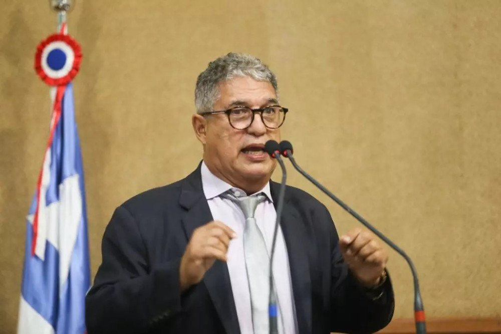 “Vitória pactuada com a categoria”, celebra deputado Rosemberg, após aprovação de reajuste salarial dos professores estaduais