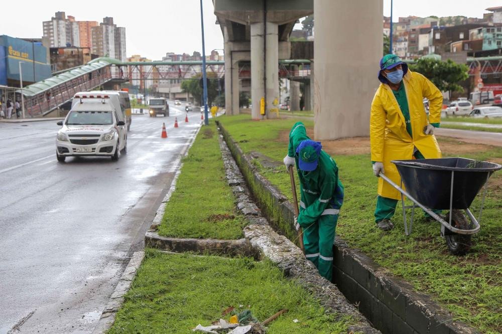 Prefeitura reforça ações de manutenção no sistema de drenagem de Salvador
