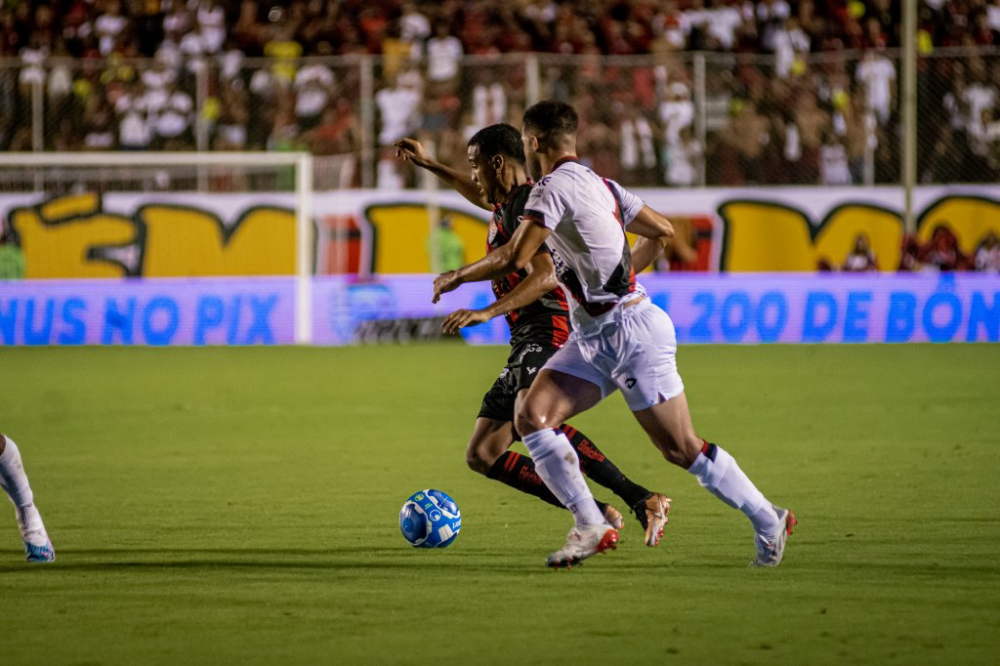 Vitória perde primeira no Brasileiro da série B