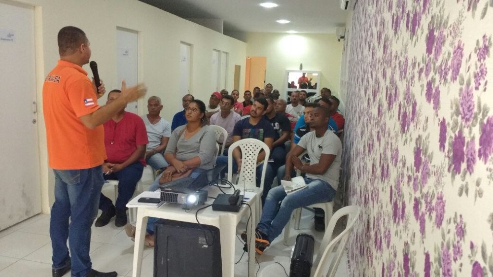 Dentran realiza curso MOPP para motoristas em Candeias