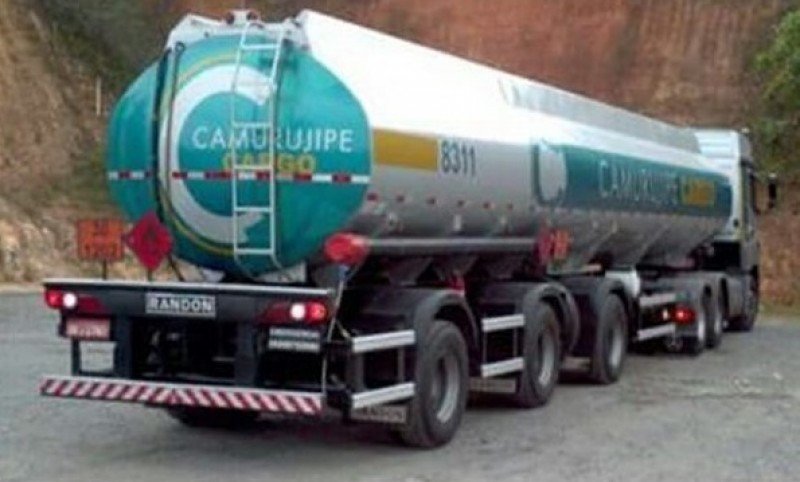 Empresa oferece recompensa de R$ 5 mil por tanque de carreta roubada em Candeias