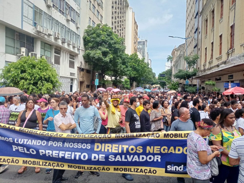 Servidores municipais protestam contra inércia negocial da Prefeitura de Salvador