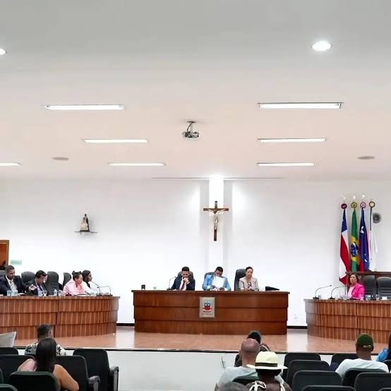 Vereadores cogitam convocar interventor federal do hospital Ouro Negro