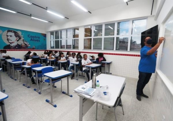 Governo publica decreto sobre gratificação para professores e coordenadores pedagógicos