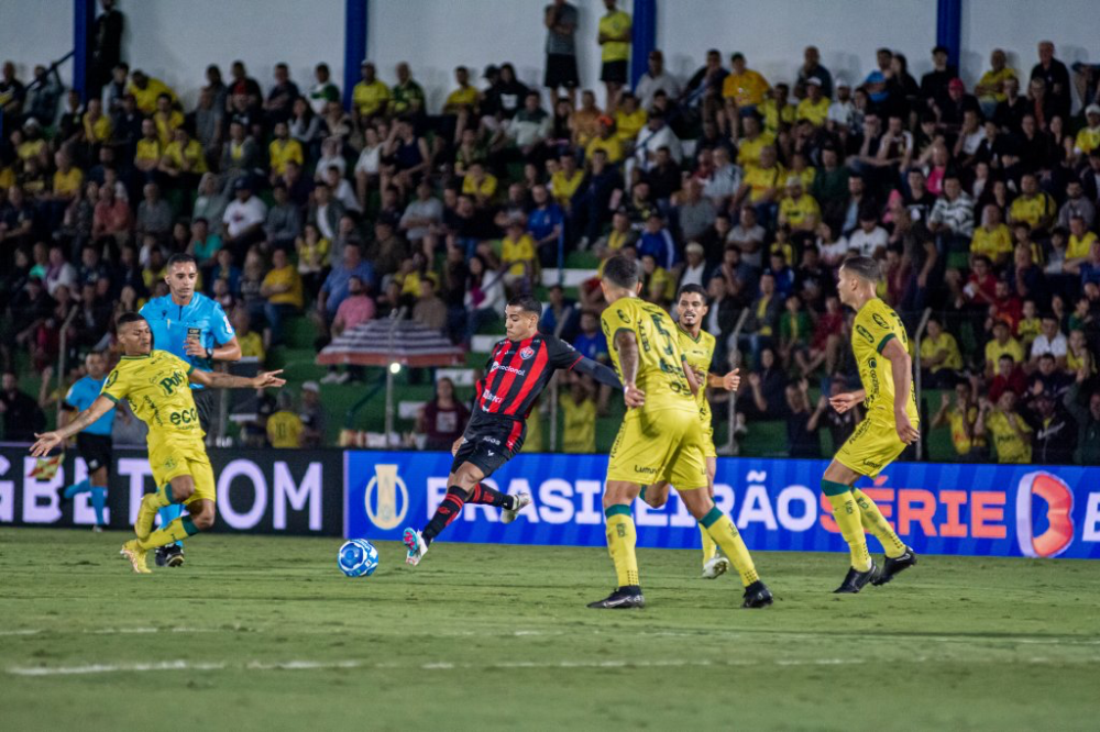 Vitória perde a segunda na Série B