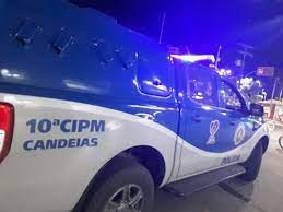 Candeias: Viatura do 1º pelotão age rápido e prende dupla suspeita após acionamento ao 190 na rua Presidente Kennedy no centro