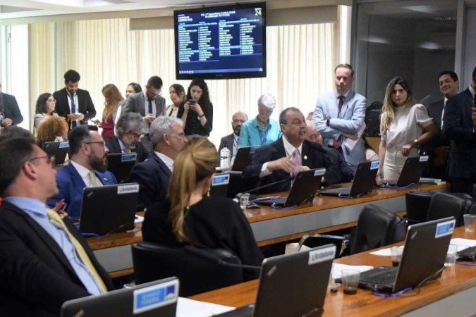 CPMI do 8/1 aprova convocação de Mauro Cid, Anderson Torres e mais