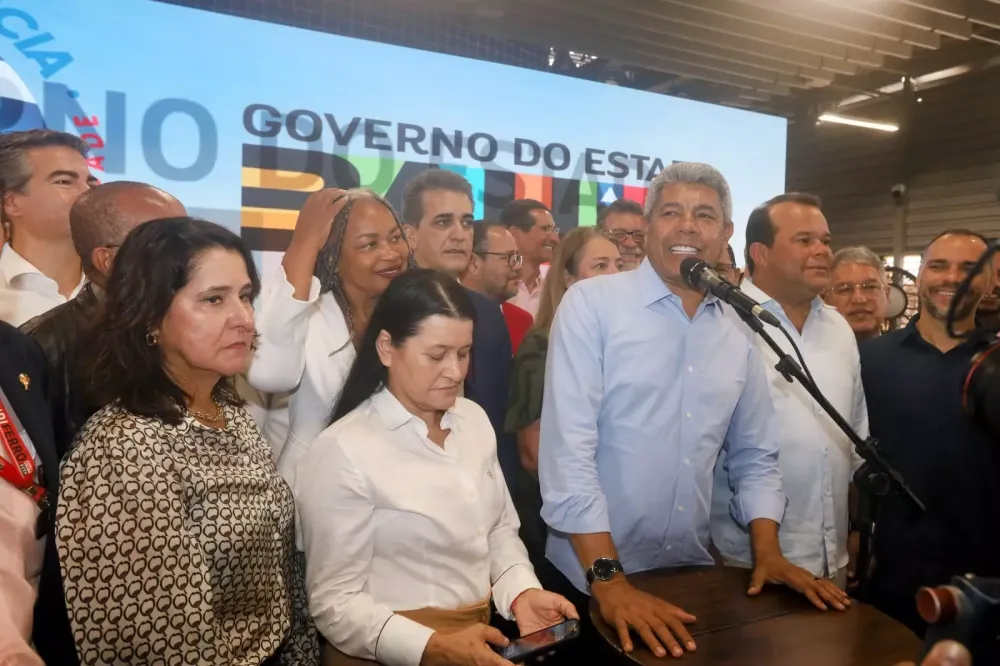 Jerônimo entrega nova estação do metrô de Salvador